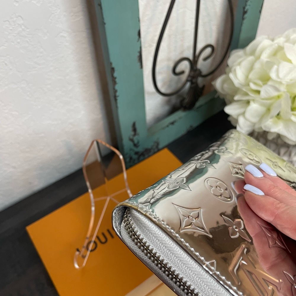 💫SOLD LV Zippy Wallet Silver Monogram Miroir - Picture 5 of 16